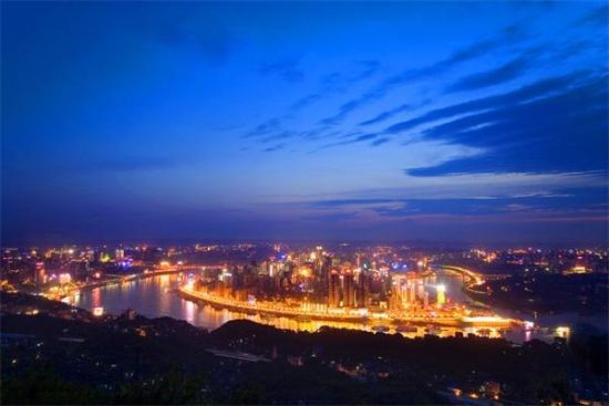 烹饪重庆火锅的详细步骤指南,适合初学者与进阶用户(重庆美食制作教程)