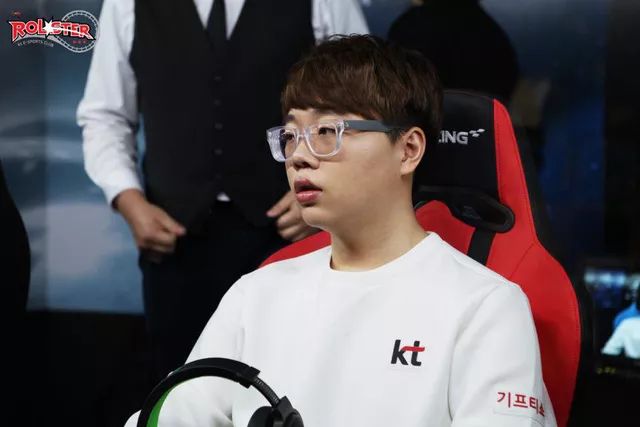 Deft（金赫奎）亮相，与嘉宾朋友们共聚一堂