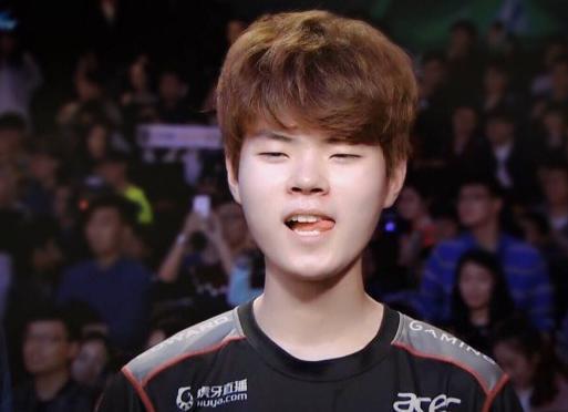 Deft(金赫奎)亮相,与嘉宾朋友们共聚一堂